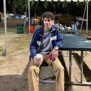 Meet your Posher, Gregory